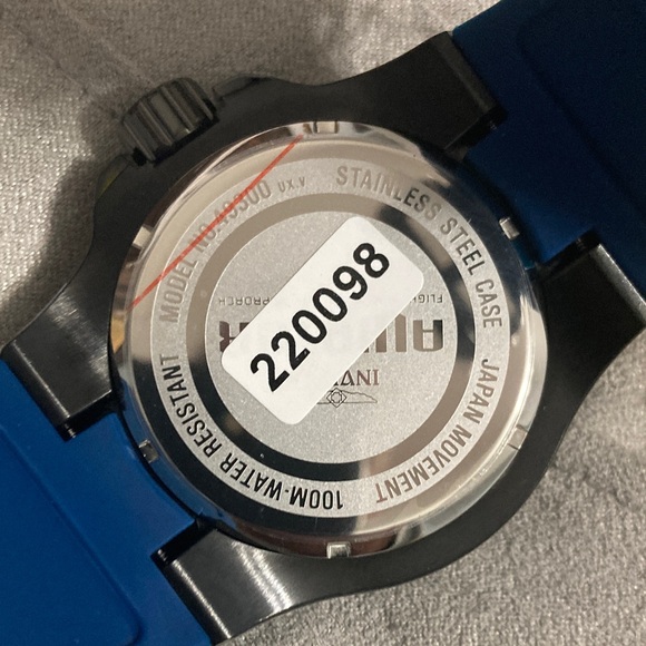 Invicta Aviator
Men 50mm Stainless Steel Black Blue dial VD78 Quartz 49300 - Picture 4 of 7